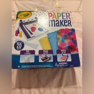 Crayola Paper Maker Craft Kit — NWT